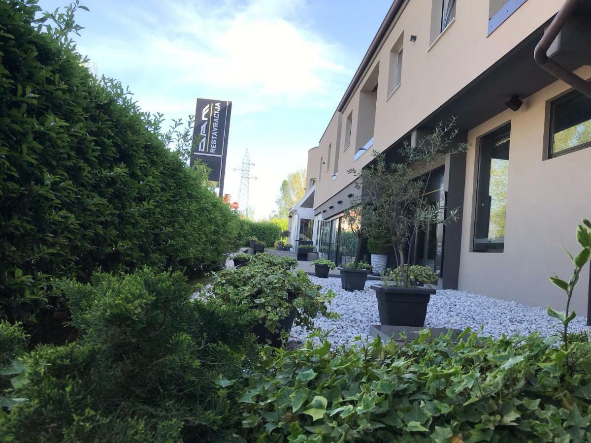 Dam Boutique Hotel & Restaurant ノヴァ・ゴリツァ エクステリア 写真
